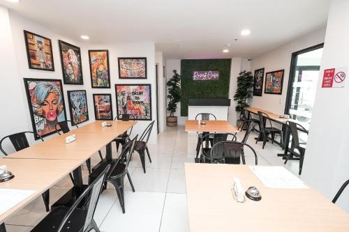 Restaurant, Rosey Hotel in Cabanatuan