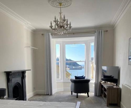 Castle View - Stunning 6 bedroom coastal townhouse gîte à louer Aire Point