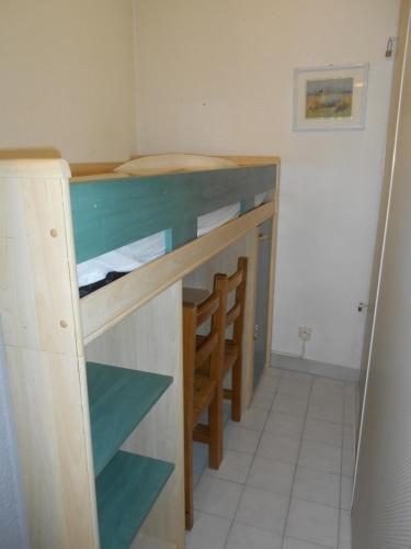 One-Bedroom Apartment image 6