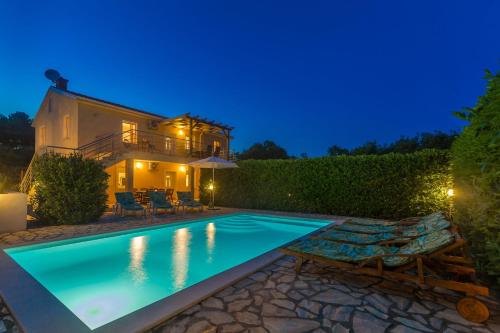  Villa Kosic, Ferienwohnung in Vrh