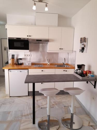 New Central Studio and Parking Zamarrilla