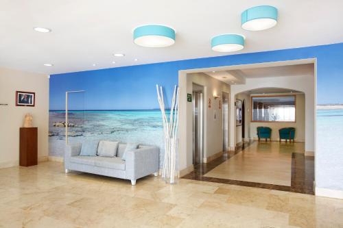 Universal Hotel Marqués - image 6