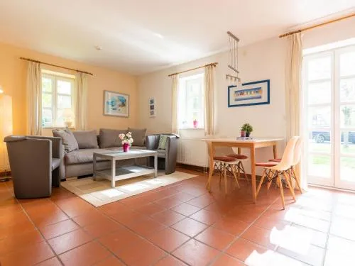 Feriendorf Rugana - Klassik Appartement mit 1 Schlafzimmern und Terrasse C33 in Dranske, Deutschland