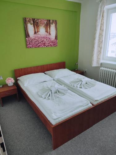 BEST Hotel Garni - image 9