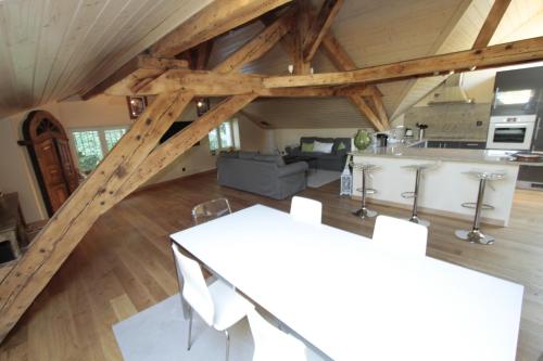 2 bedrooms, 3 beds