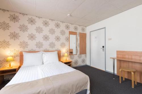 Rho Hotel - image 14