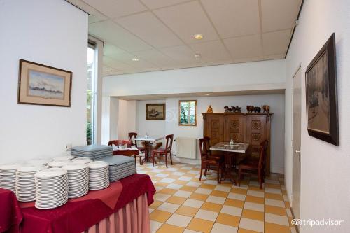 Rho Hotel - image 6