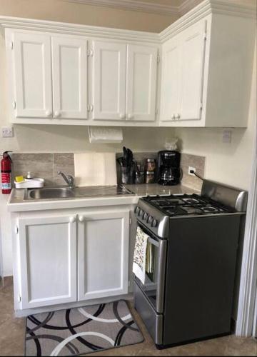 Køkken, Kelly's Studio Apartment - Rental near Airport, Amenities and Bus Route in Hampton