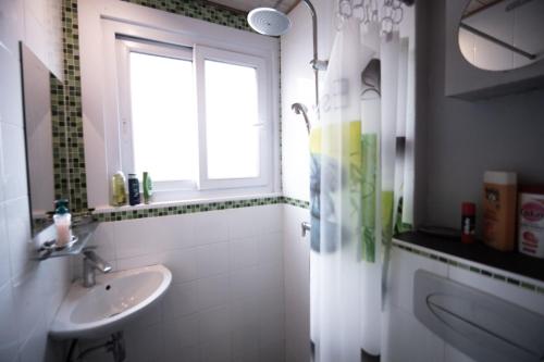 Cozy One Bedroom Appartement In 14th - Sleep 3 - image 6