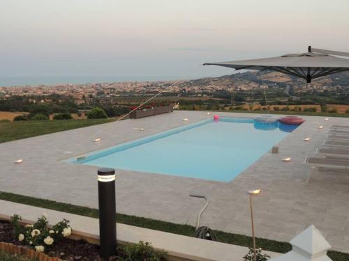 Villa di lusso rustica con vista mare, collina e montagna gîte à louer Colle Luna