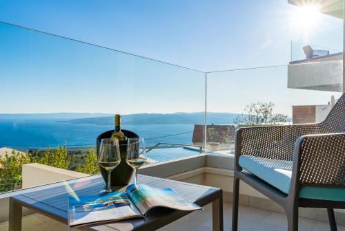 Erkély/terasz, Villa Bellevue Bast in Split – Szupetar