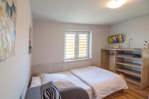 1 double bed, 1 sofa bed