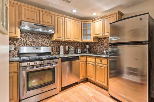 Central Philadelphia Retreat with City Views! in Philadelphia, USA