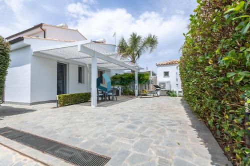 Villa Bianca 2 a 100 metri dalla spiaggia gîte à louer Sicily