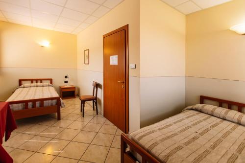 Abba Camere - image 11