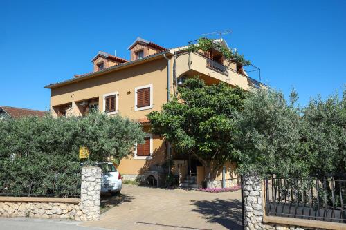  Apartments and Rooms Sinka, Pension in Biograd na Moru