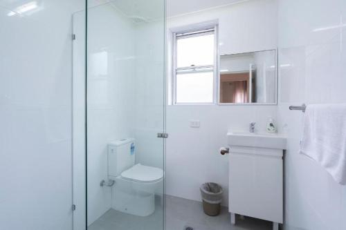 Lotus Stay Manly - Apartment 29C - image 5