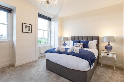 Exclusive 2 Bed, Free Private Parking, in West End