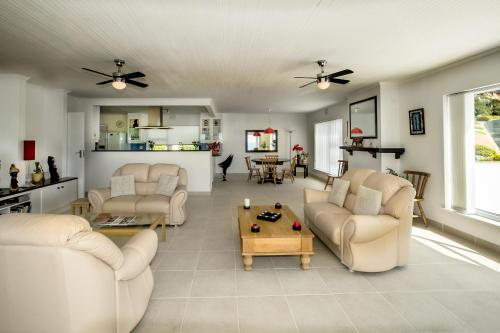 Penguinden - load-shedding free Penguinden - load-shedding free