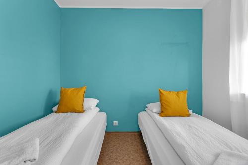 Charming, 2 Bedroom Seaside Apartment