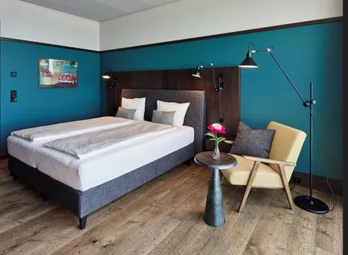 Autohalle Hotel in Andelfingen, Schweiz