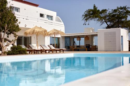 Hélène Holidays and Retreats Corralejo