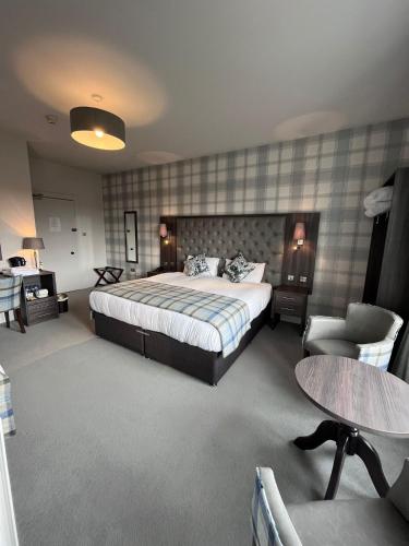 4 twin beds