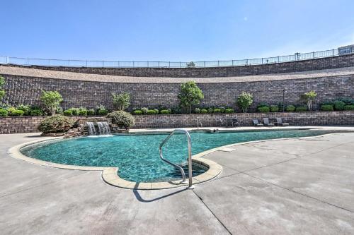 Condo with Lakefront Patio and Community Perks!, Osage Beach (foto 3)
