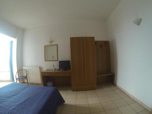 1 queen bed