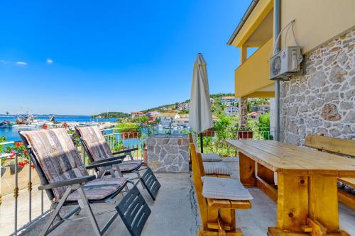 Stone house on the Batalaža Beach - Kali, Kali (fotografie 2)