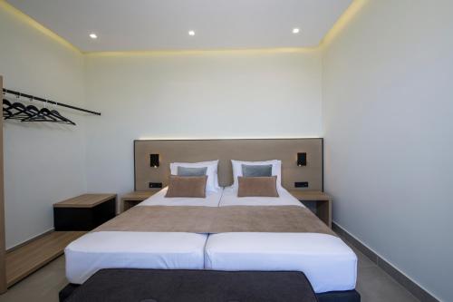 Varouxakis Hotel - image 12