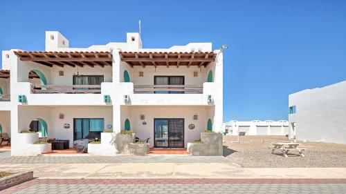 Exterior view, Villas Paradise 12 by Kivoya in Playa Encanto