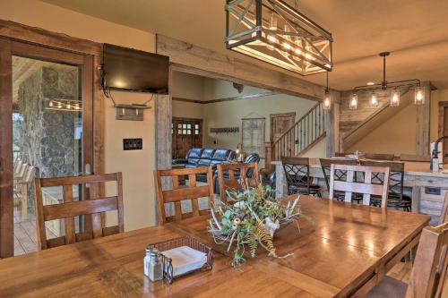 Spacious Home with Private Hot Tub Golf and Hike - image 12