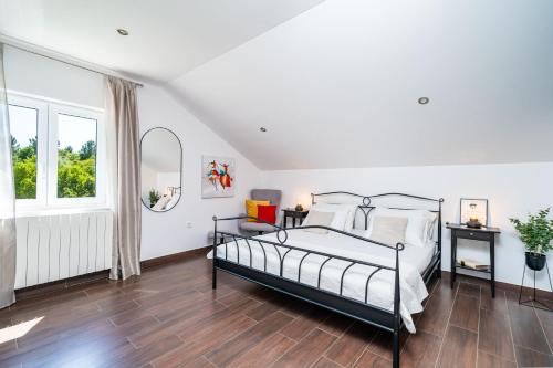 Luki Home – Mokošica, DC