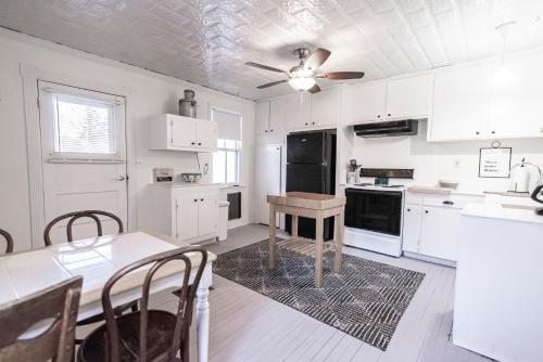 virtuve, Schilling House in Bolivar (WV)