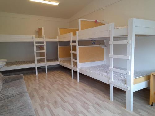 1 twin bed