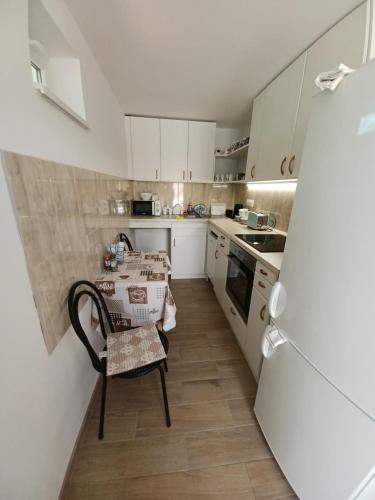 kuchyně, Fazekas Vendégház (Fazekas Vendeghaz) in Balatonkeresztur