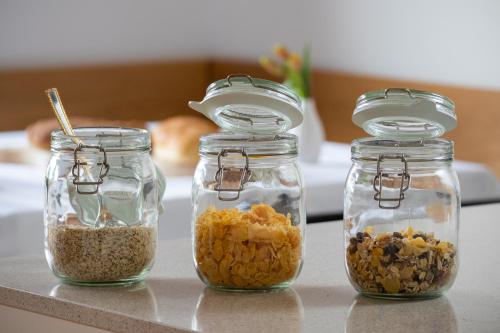 Ételek és italok, Hiša na Vrtu (Hisa na Vrtu) near Ljubljanai repülőtér