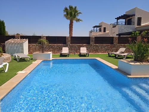 Villa Privada de 03 Habitaciones en Corvera Piscina Privada gîte à louer Lo León