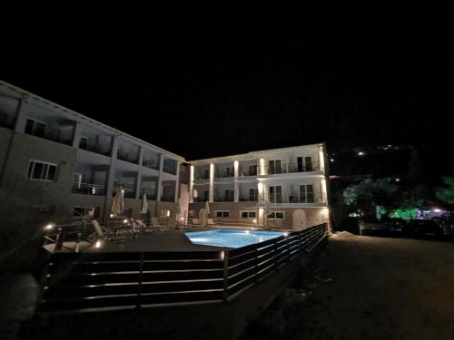 3 Island View Hotel