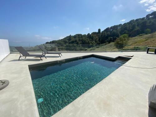 Ece Golden Villa Amazing 4 bedroom vila with pool in Alella