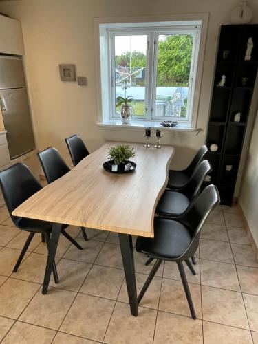 Sleep In Brande - Close By Herning, Legoland, Givskud Zoo in บรังเดอ