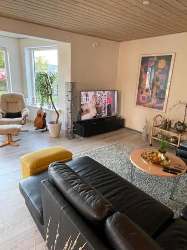 Sleep In Brande - Close By Herning, Legoland, Givskud Zoo in บรังเดอ