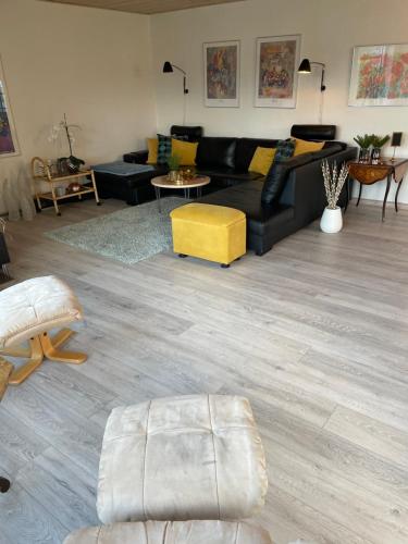 Sleep In Brande - Close By Herning, Legoland, Givskud Zoo in บรังเดอ