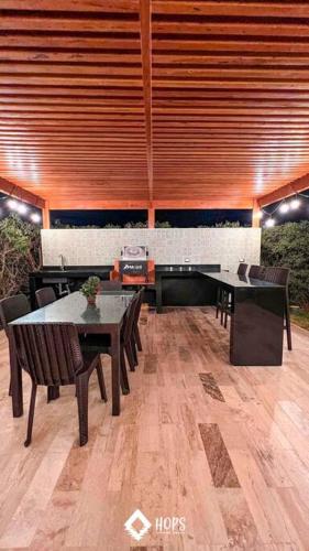HOP BUZIOS exclusiva oasis y playa en Chincha in Chincha Alta