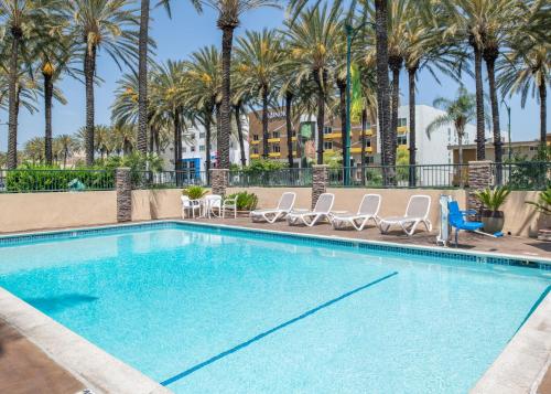Anaheim Islander Inn and Suites in Anaheim, USA