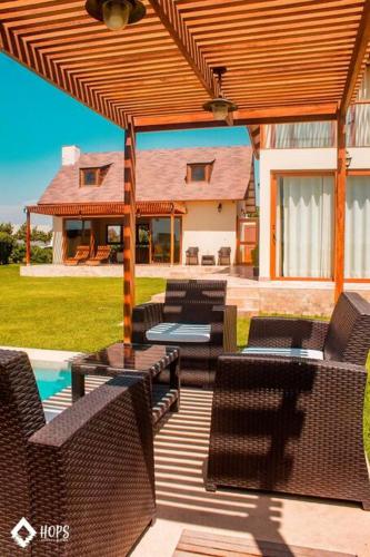 HOP LAGO & MAR exclusiva en playa de chincha in Chincha Alta