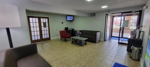 Lobby, Motel 6 Kewanee, IL in Kewanee (IL)