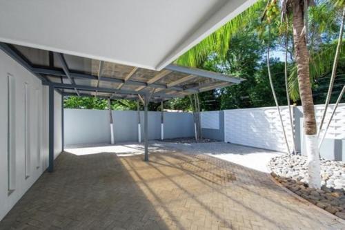 Playa Potrero - modern 3 BR home centrally located - Casa Coastal Serenity