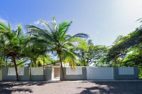 Playa Potrero - modern 3 BR home centrally located - Casa Coastal Serenity